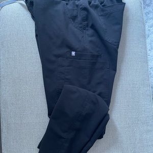 Figs skinny pant scrubs